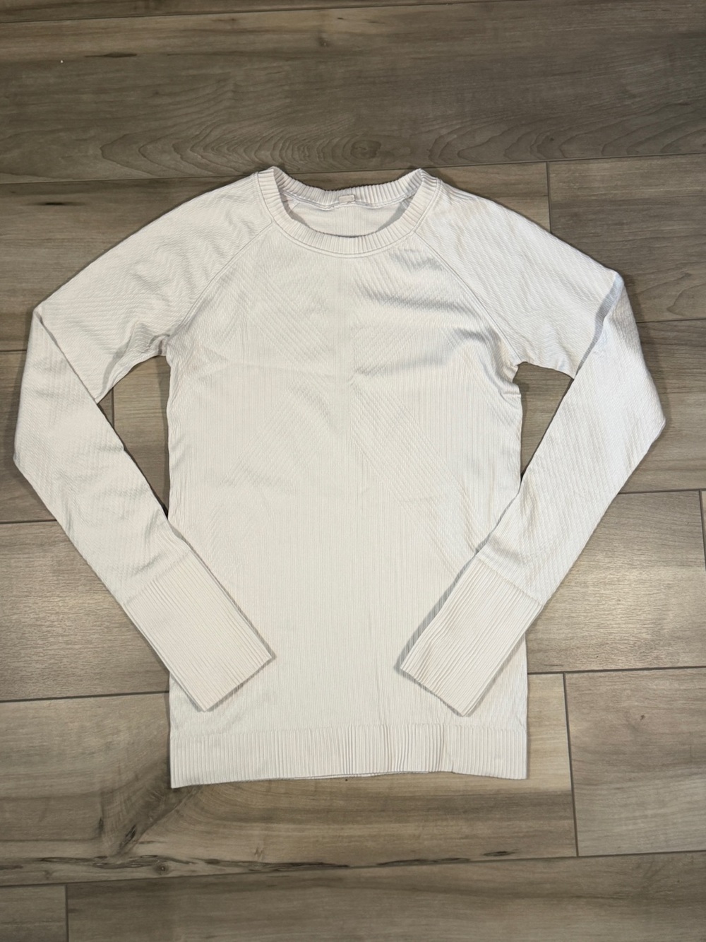 Lululemon Rest Less Pullover White Seamless Ribbed Long Sleeve Top size 6